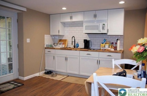 Bowers Apartment | Tranquil 1-bedroom apartment in Mertztown