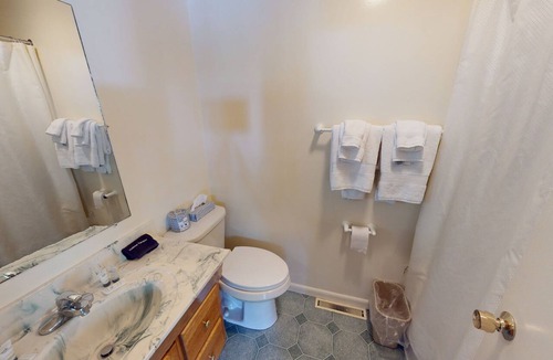 Hamilton Hotel | Tranquil 1-bedroom hotel room in charming Hamilton - #309 Highline