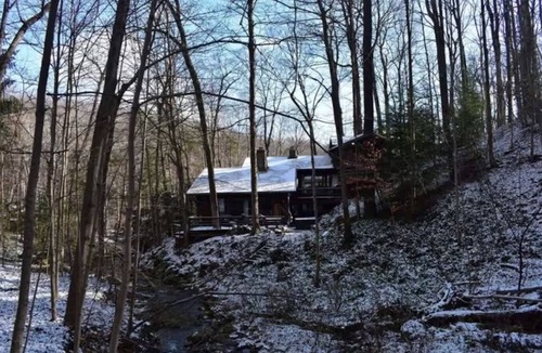 Jamesville House | Tranquil 4-bedroom forest house perfect for a relaxing getaway in Jamesville