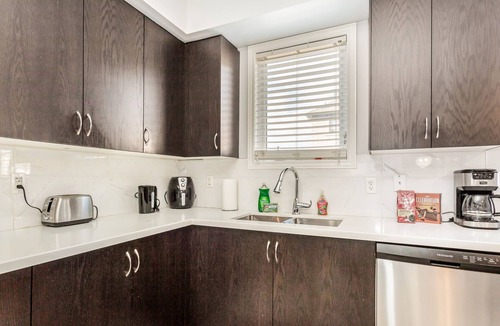 East Credit House | Tranquil Oasis ~ Spacious 4BR ~ Mississauga