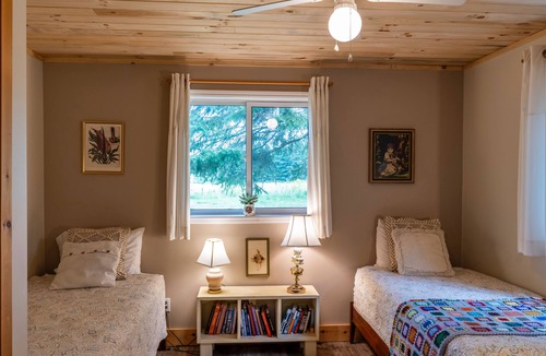 Grey Highlands Cabin | Tranquil Retreat @ the SEED Lodge: Nature, Comfort & Shared Serenity