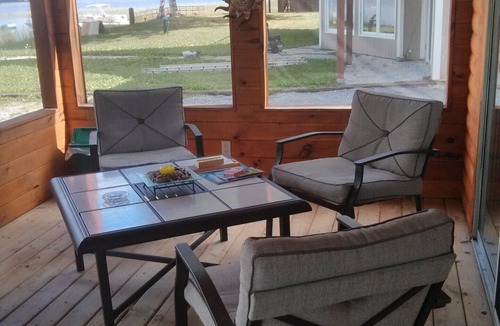 Howe Island Cottage | ♡Tranquil waterfront island escape♡