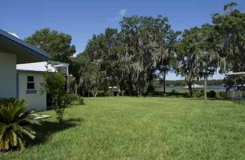 Highland House | Tranquility on Lake Josephine