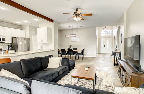 Crescent Lakes House | Traveler's Dream - Pool, Games, Disney+