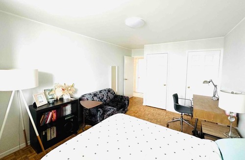 St. James Town Apartment | Traveler's Home