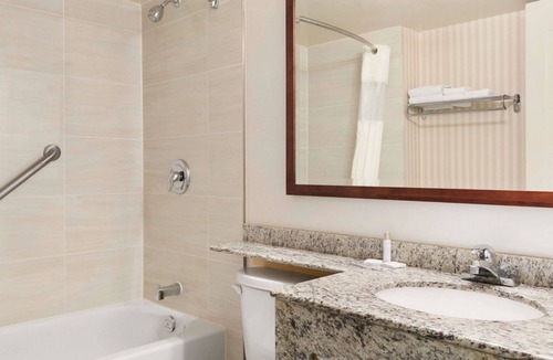 Owen Sound Hotel | Travelodge by Wyndham Owen Sound