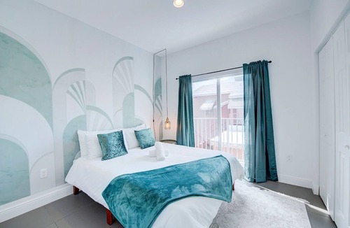 Wynwood Art District Apartment | Trendy Elevated Apt 1BR/2BA - Wynwood near Beach!