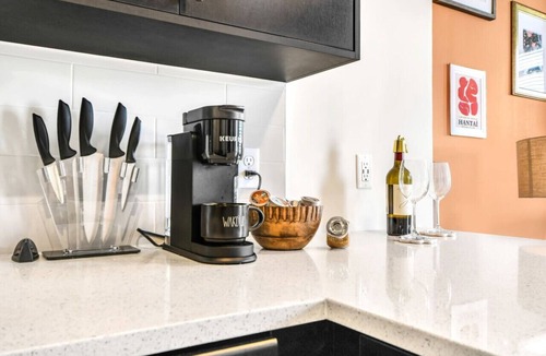 Lake Eola Heights Apartment | Trendy Gateway | by Lake Eola | Free Parking
