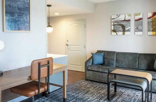 Canonsburg Hotel | Trendy Three King Studio Suites Ideal for Group Stays Near Local Hotspots