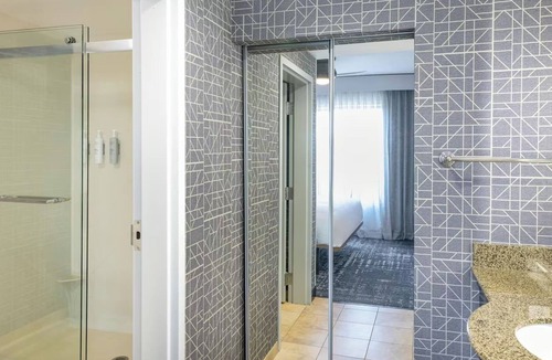 Canonsburg Hotel | Trendy Three King Studio Suites Ideal for Group Stays Near Local Hotspots