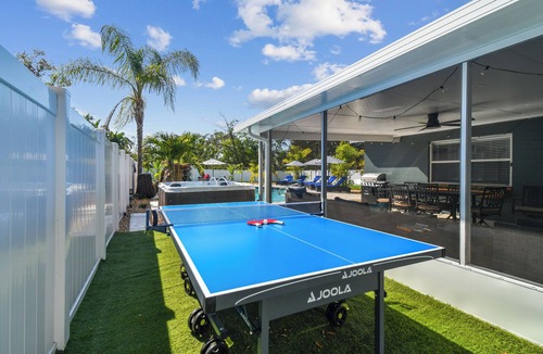 Terrace Park House | Tropical Oasis in the Heart of Tampa - Perfect for Families or Couples