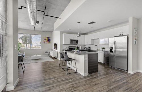 St. Petersburg - Clearwater Apartment | Tropicana Stadium 2 Bed In DWTWN With Free Parking