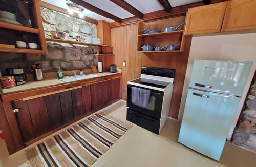 Tucson Apartment | Tucson Desert Historic Courtyard Ground Cozy Studio Queen Size Bed