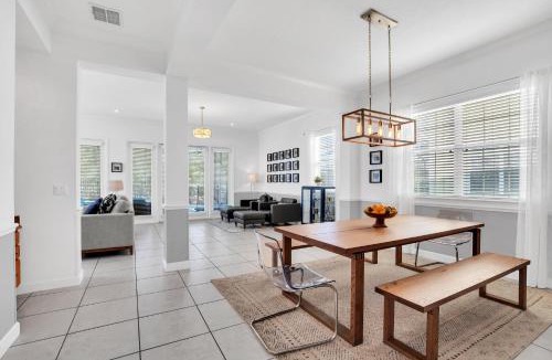 Bay Lake House | Turquoise Delight