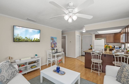 Siesta Key Condo | Turtle at Coastal Breeze | Bay Patio & Dock | Walk to Beach | Free Daily Activities | Siesta Key