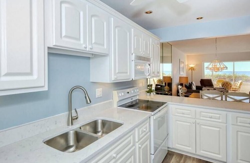 Siesta Key Condo | Turtle Beach, Beachfront, B110 - First Floor, Free Boat Docks & WiFi