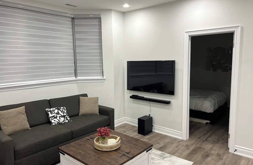 Markham Apartment | Two Bedroom Condo Near Miliken District Park!