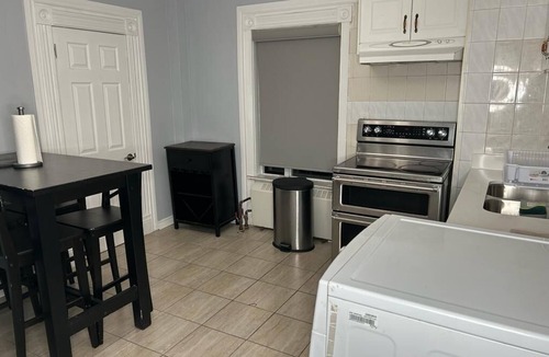 Brookhaven House | TWO BEDROOM EXECUTIVE VACATION HOME