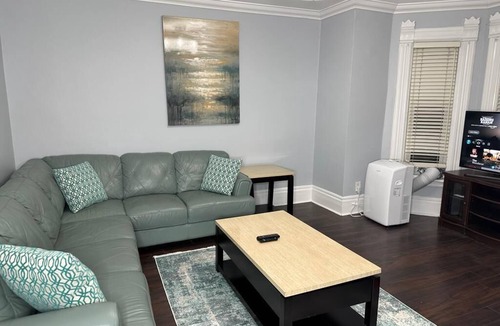 Brookhaven House | TWO BEDROOM EXECUTIVE VACATION HOME