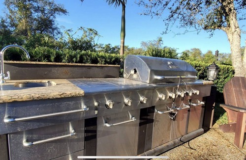 River Ranch House | Two bedroom Glamping RV fully stocked/ golf cart
