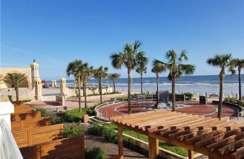 Brush - Stewarts Apartment | Two Family-friendly Units, Outdoor Pool, Steps Away from Daytona Beach