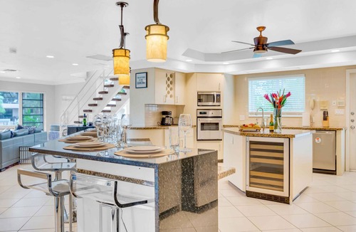 Coral Ridge Apartment | Two-floor Suite Heated Pool Dock Access Quiet Neighborhood Saltaire One Resldences