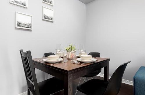 King West Village Apartment | Two Story Loft w 2 beds close to Lakeshore