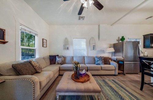 Iron Horse Historic District House | U of A/Fenced/Congress St & 4th Ave/3BR 2BA