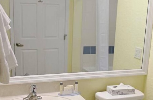 Bostroms Resort | Ultimate Beach Getaway! 2 Great Units w/Kitchen, Beach, Shop at Volusia Mall