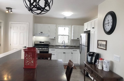 Feversham Apartment | Ultimate Getaways or Hikers' Retreat