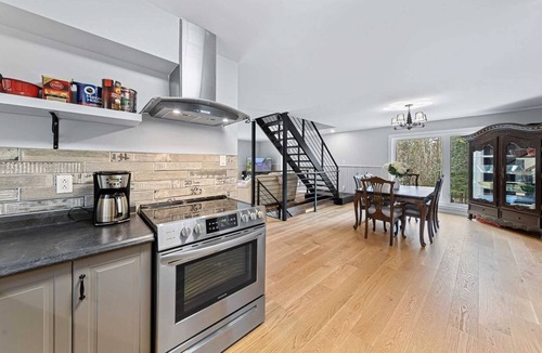 Hastings Highlands Cottage | Ultimate Lakeview Cottage Retreat: Hot Tub, Paddle & Play
