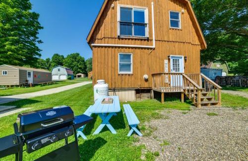 Bradford House | Ultimate Relaxation! Lake-View Cottage in Bradford