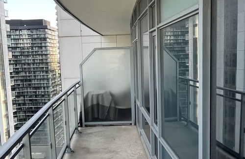 Fashion District Condo | Unique 1+1 Bed, 1 Bath, 634 Sq Ft Suite Down Town Toronto