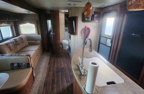 Chelmsford House | Unique getaway or rest from traveling. 10 min. off TransCan Highway and stores
