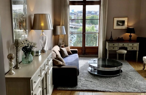 Notre Dame Apartment | Unique Luxurious Apt - 270 ° Views - Notre Dame De Paris