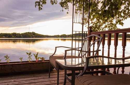 Astorville House | Unique romantic Waterfront home for long stay only