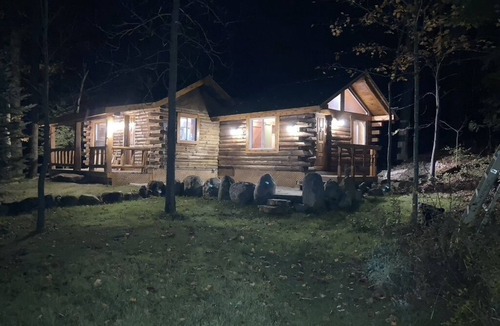 West Grey Cabin | Unique secluded Log Cabin on Private Spring fed lake