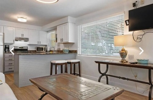 Nokomis Hotel | Unit 15: Deluxe Beach View Suite