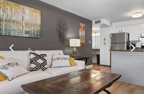 Nokomis Hotel | Unit 15: Deluxe Beach View Suite