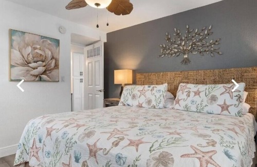 Nokomis Hotel | Unit 15: Deluxe Beach View Suite