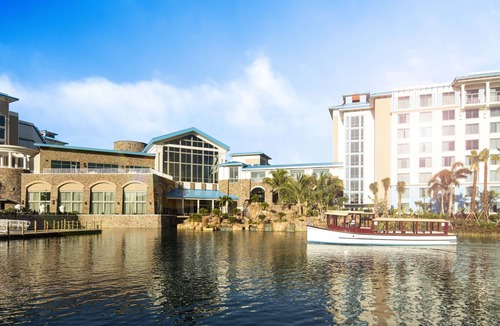 Florida Center Hotel | Universal's Loews Sapphire Falls Resort