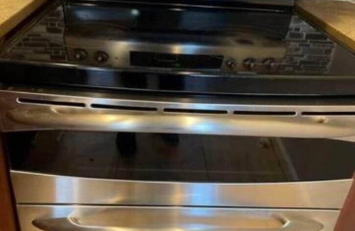 University City Apartment | University 1 bedroom, kitchen , living room,#3.