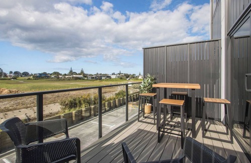 Waihi Beach Apartment | Unwind and Relax in Central Waihi Beach (#B4)