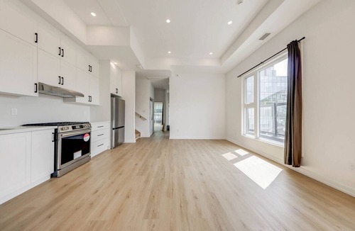 Downtown Toronto Apartment | UofT St. George Campus Penthouse – Quiet & Cozy