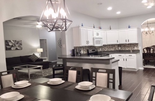 Calabay Parc Villa | UPDATED Modern 5 Bed 4.5 Bath~ South Facing Pool & Spa~15 Min to Disney