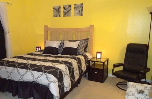 West Melbourne House | Upgraded!, Affordable, Quiet, Relaxing, Close to the beach in Sunshine State