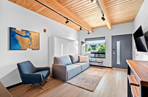 West Central Apartment | Uprise 4 Bridgewater Lofts