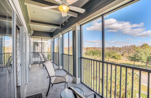 West Kissimmee Apartment | Upscale 3BR Condo with Netflix and shared Pool and Hot Tub, near Disney!