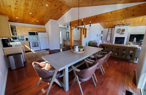 Minden Cottage | Upscale Lakehouse, Private Sauna, Great Views, Great Fishing! Pet-Friendly