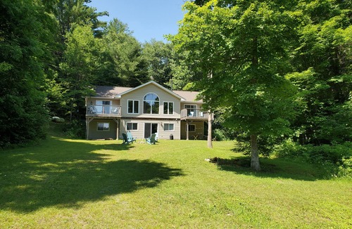 Minden Cottage | Upscale Lakehouse, Private Sauna, Great Views, Great Fishing! Pet-Friendly